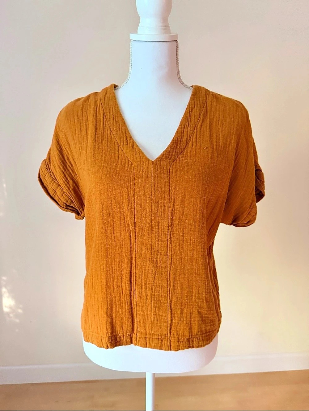 Universal Thread Textured V-Neck Blouse in Orange